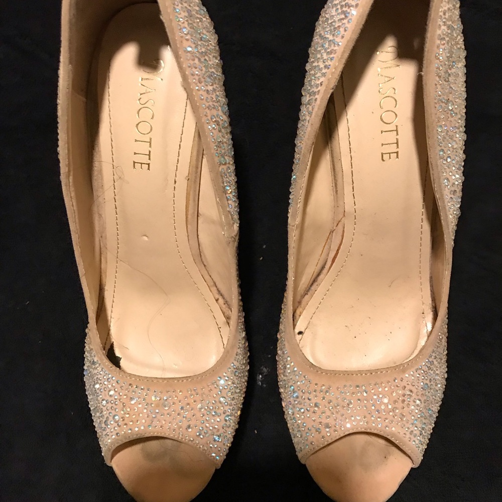 Shoes - Picture 2 of 3